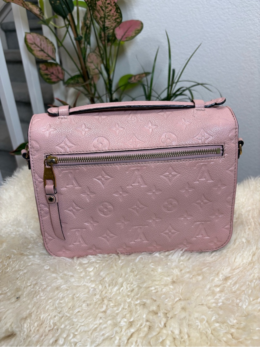 ‼️SOLD‼️Louis Vuitton Empreinte Pochette Metis Rose Poudre - Picture 11 of 15